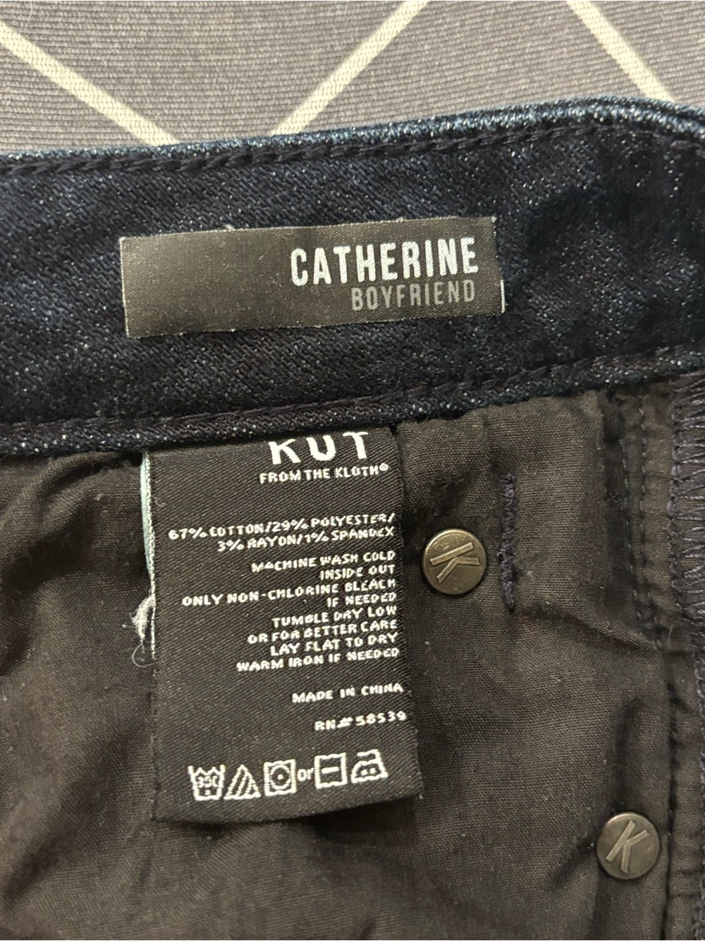 KUT from the Kloth Catherine Boyfriend Jeans - Size 4 - Picture 3 of 11